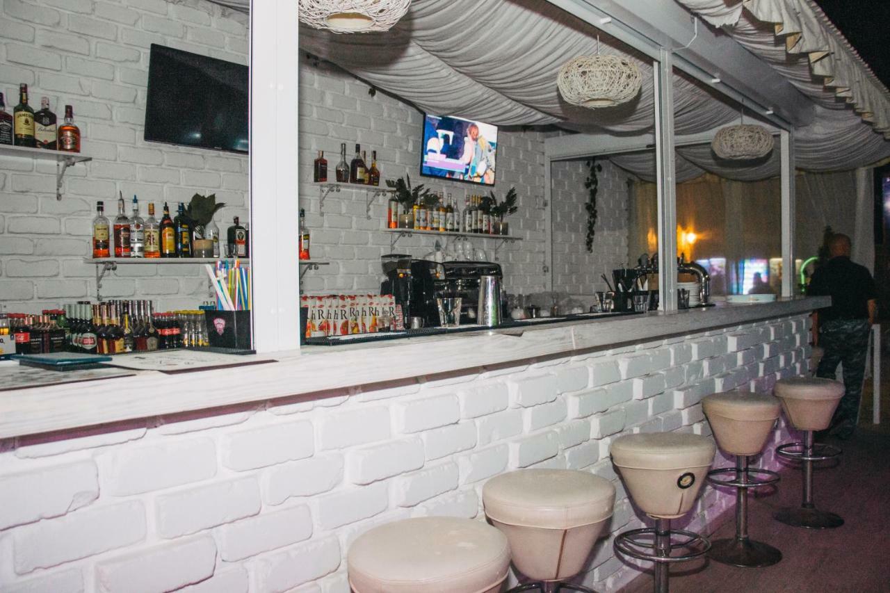 Hotel Lido Lazurne Bagian luar foto