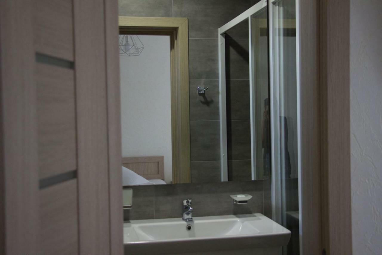 Hotel Lido Lazurne Bagian luar foto