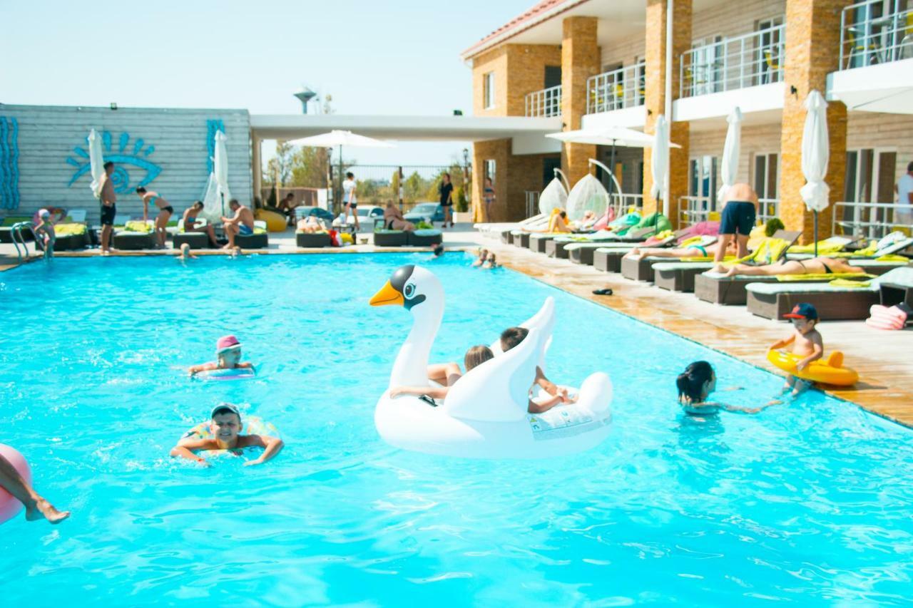 Hotel Lido Lazurne Bagian luar foto